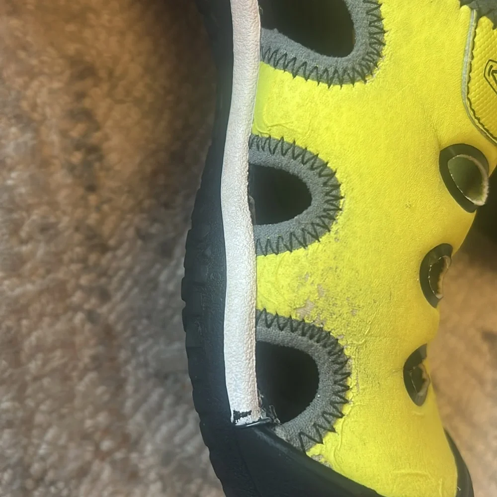 Keen Sting ray sandals